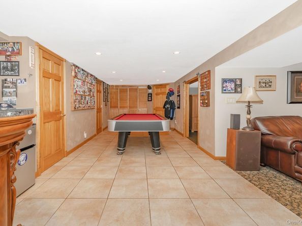 48 Glenwood Drive, Hauppauge NY 11788