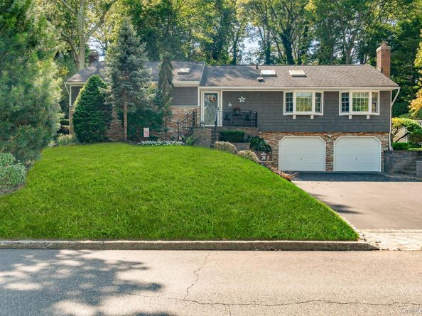 48 Glenwood Drive, Hauppauge NY 11788