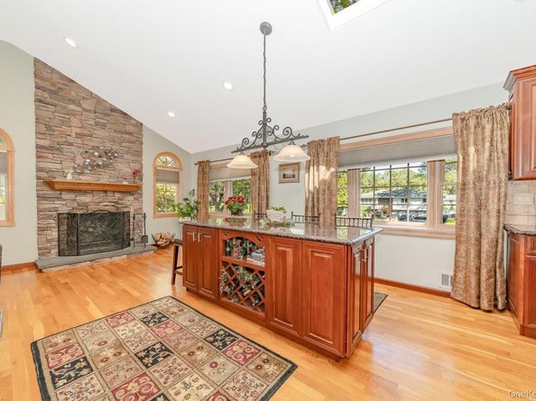 48 Glenwood Drive, Hauppauge NY 11788