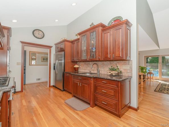 48 Glenwood Drive, Hauppauge NY 11788