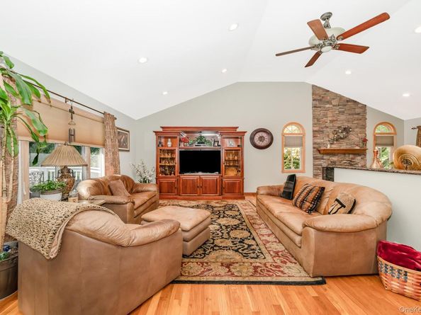 48 Glenwood Drive, Hauppauge NY 11788