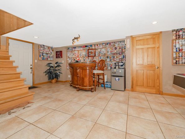 48 Glenwood Drive, Hauppauge NY 11788