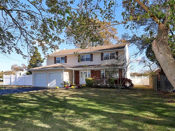 1 Deer Lake Drive, North Babylon NY 11703