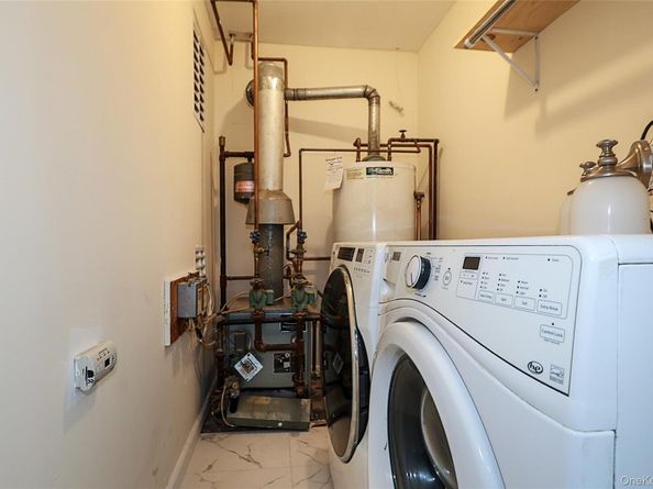 1 Deer Lake Drive, North Babylon NY 11703