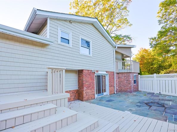 36 Red Spring Lane, Glen Cove NY 11542