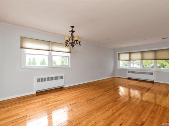 2072 Brighton Way, Merrick NY 11566