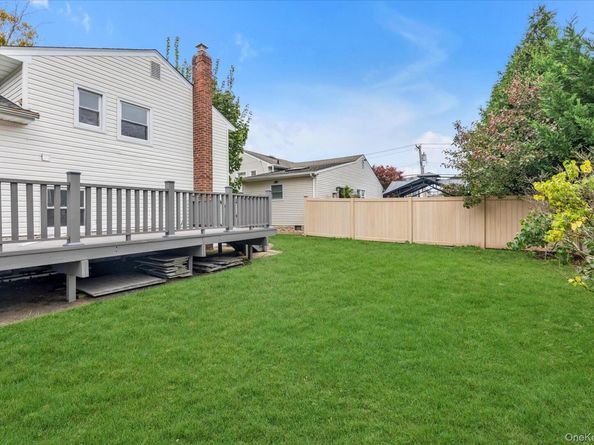 2072 Brighton Way, Merrick NY 11566