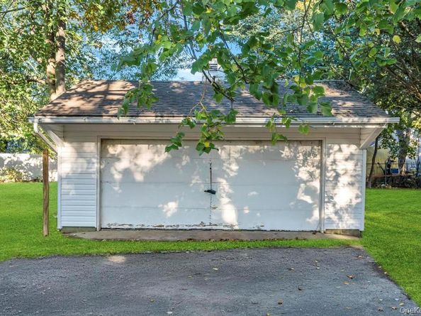 231 Elm Road W, Mastic Beach NY 11951