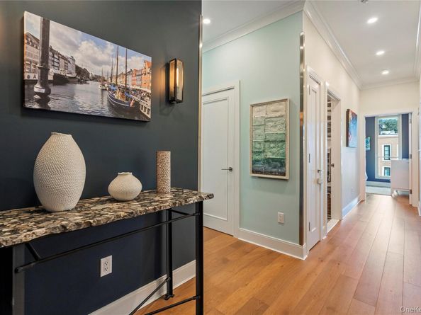 100 Garvies Point Road 1309, Glen Cove NY 11542