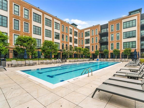 100 Garvies Point Road 1309, Glen Cove NY 11542