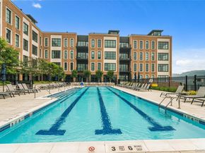 100 Garvies Point Road 1309, Glen Cove NY 11542