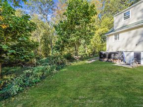 22 5th Avenue, Smithtown NY 11787