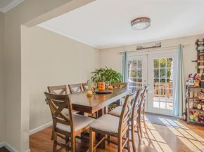 22 5th Avenue, Smithtown NY 11787