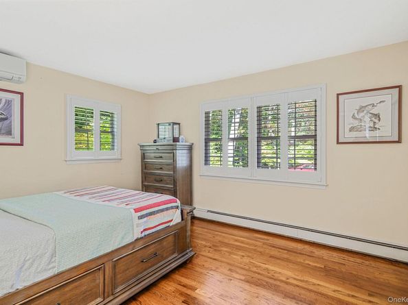 22 5th Avenue, Smithtown NY 11787