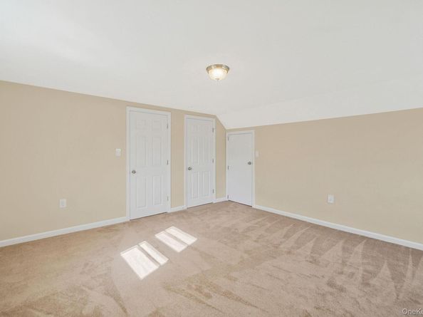 22 5th Avenue, Smithtown NY 11787