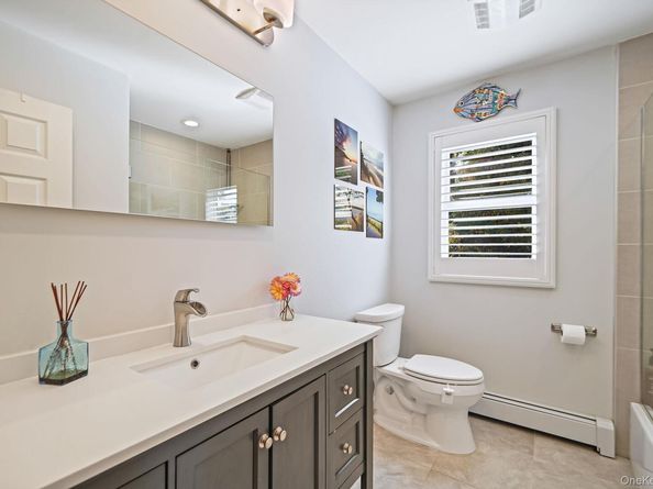 22 5th Avenue, Smithtown NY 11787