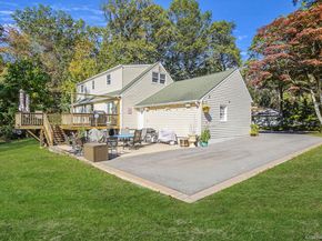 22 5th Avenue, Smithtown NY 11787