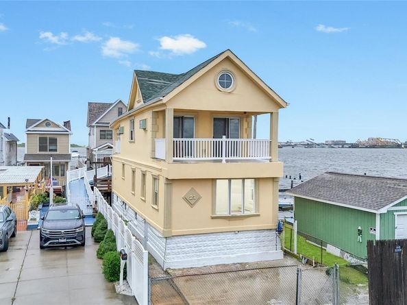 21 Van Brunt Road, Broad Channel NY 11693