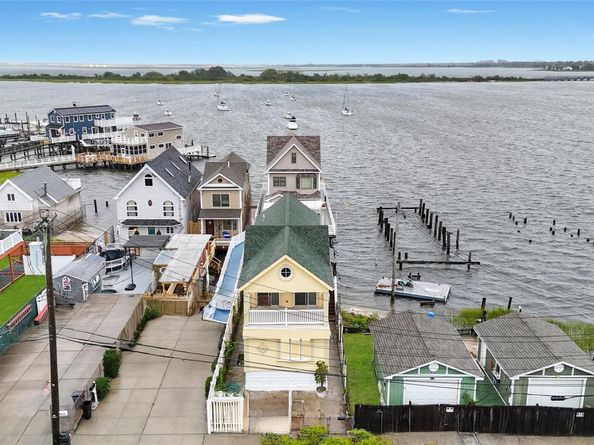 21 Van Brunt Road, Broad Channel NY 11693