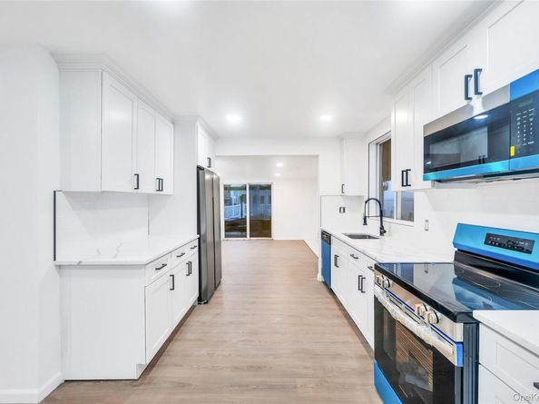 21 Van Brunt Road, Broad Channel NY 11693