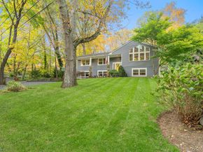 33 Dogwood Lane, Locust Valley NY 11560
