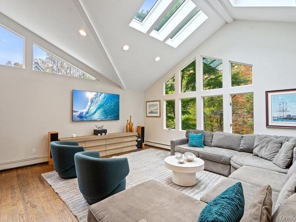 33 Dogwood Lane, Locust Valley NY 11560