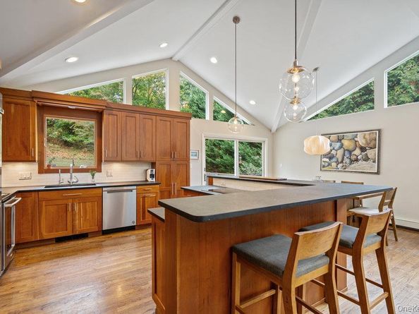 33 Dogwood Lane, Locust Valley NY 11560