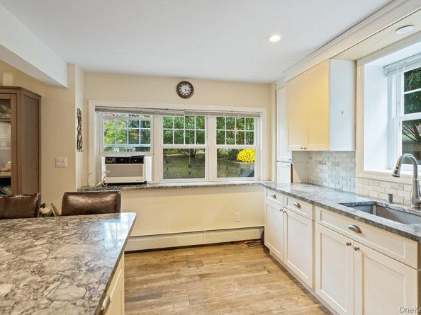 33 Dogwood Lane, Locust Valley NY 11560