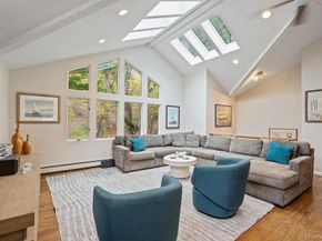 33 Dogwood Lane, Locust Valley NY 11560