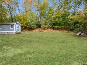 33 Dogwood Lane, Locust Valley NY 11560