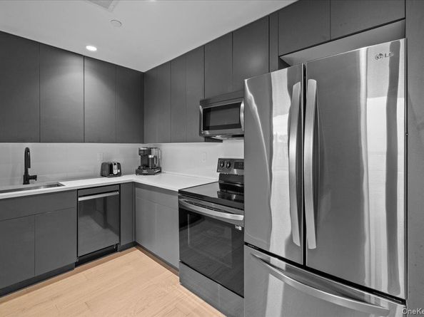458 E 25th St 305, Brooklyn NY 11226