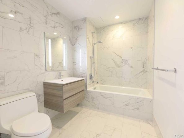 13101 40th Road 19P, Flushing NY 11354