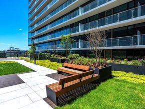 13101 40th Road 19P, Flushing NY 11354
