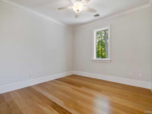 17 Moriches Avenue, East Moriches NY 11940