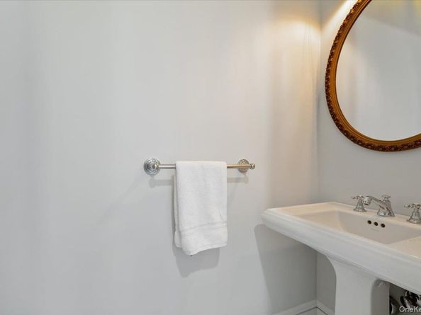 17 Moriches Avenue, East Moriches NY 11940