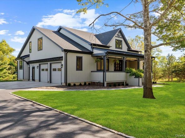 17 Moriches Avenue, East Moriches NY 11940