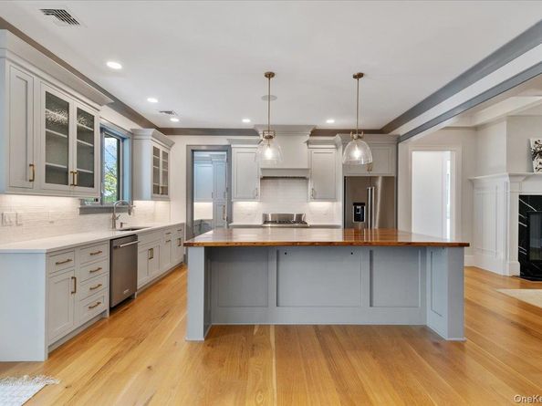 17 Moriches Avenue, East Moriches NY 11940