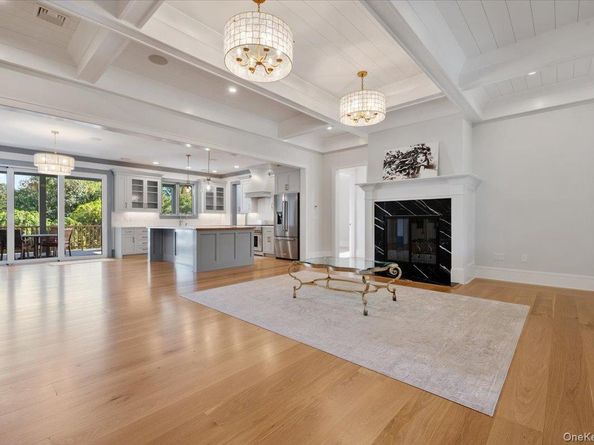 17 Moriches Avenue, East Moriches NY 11940