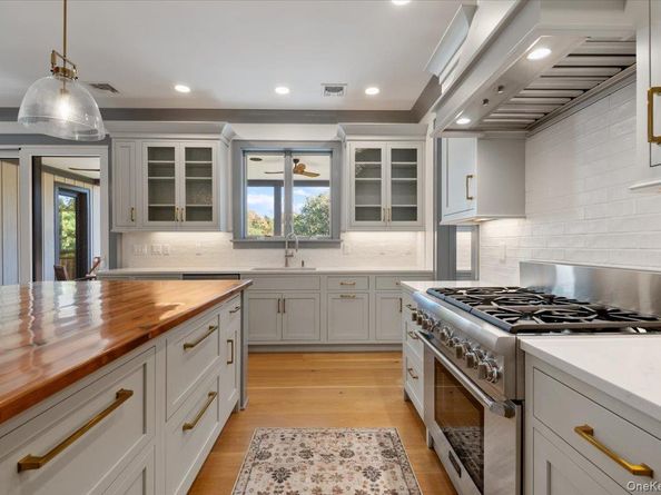 17 Moriches Avenue, East Moriches NY 11940