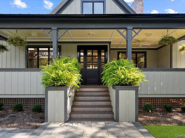 17 Moriches Avenue, East Moriches NY 11940