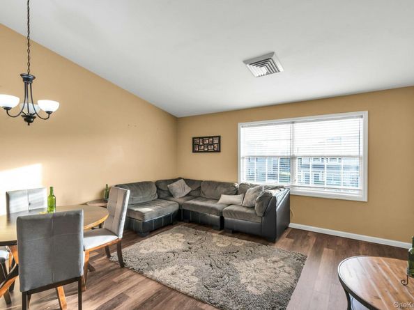 1120 Willow Lane, Valley Stream NY 11580