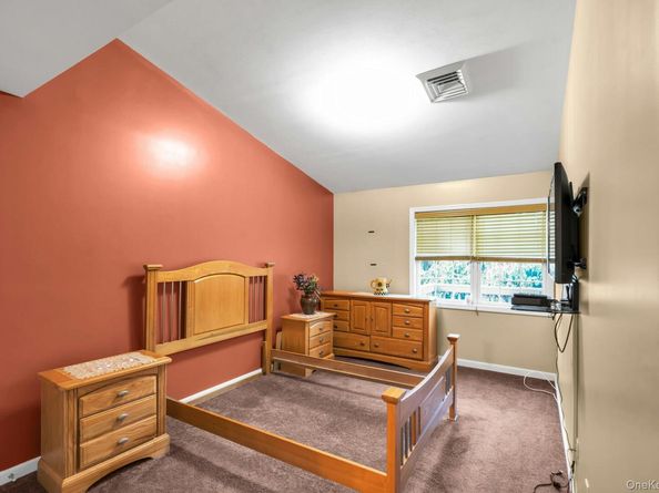 1120 Willow Lane, Valley Stream NY 11580