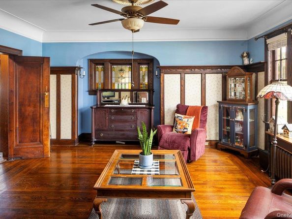 331 Mineola Boulevard, Mineola NY 11501