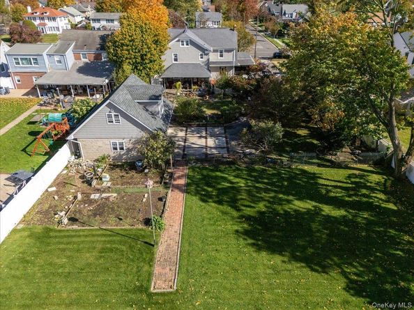 331 Mineola Boulevard, Mineola NY 11501