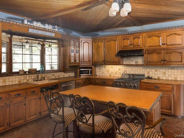 331 Mineola Boulevard, Mineola NY 11501