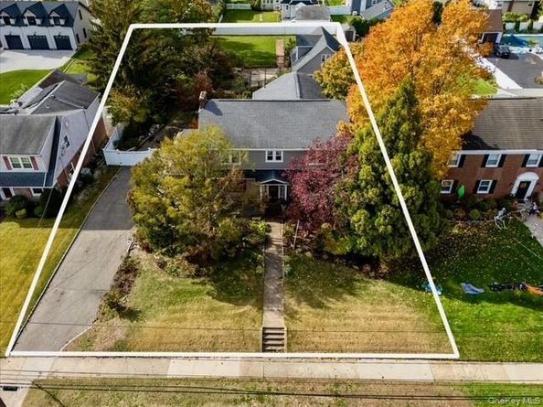 331 Mineola Boulevard, Mineola NY 11501