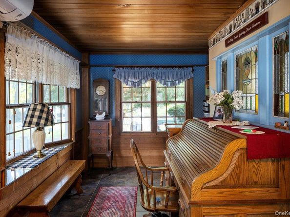 331 Mineola Boulevard, Mineola NY 11501