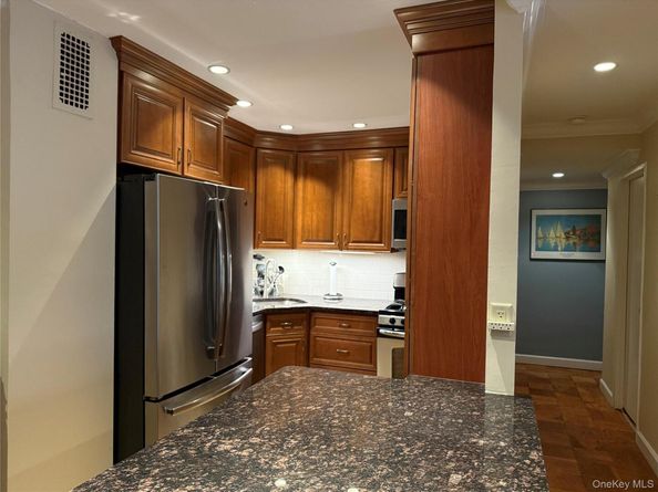 25 Lake Street 6K, White Plains NY 10603