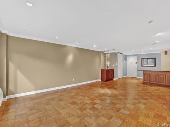 25 Lake Street 6K, White Plains NY 10603