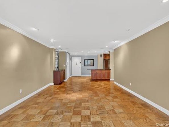 25 Lake Street 6K, White Plains NY 10603